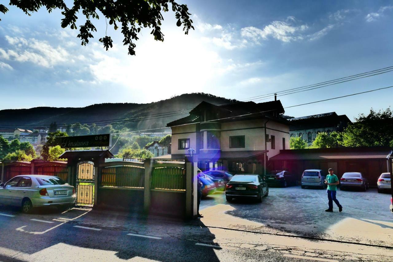 Pensiunea Roua Florilor Hotel Anina Exterior foto
